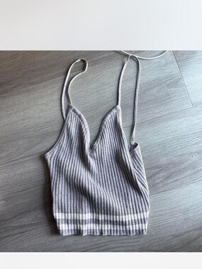 Forever 21 Light Gray Ribbed V-Neck Spaghetti Strap Crop Top